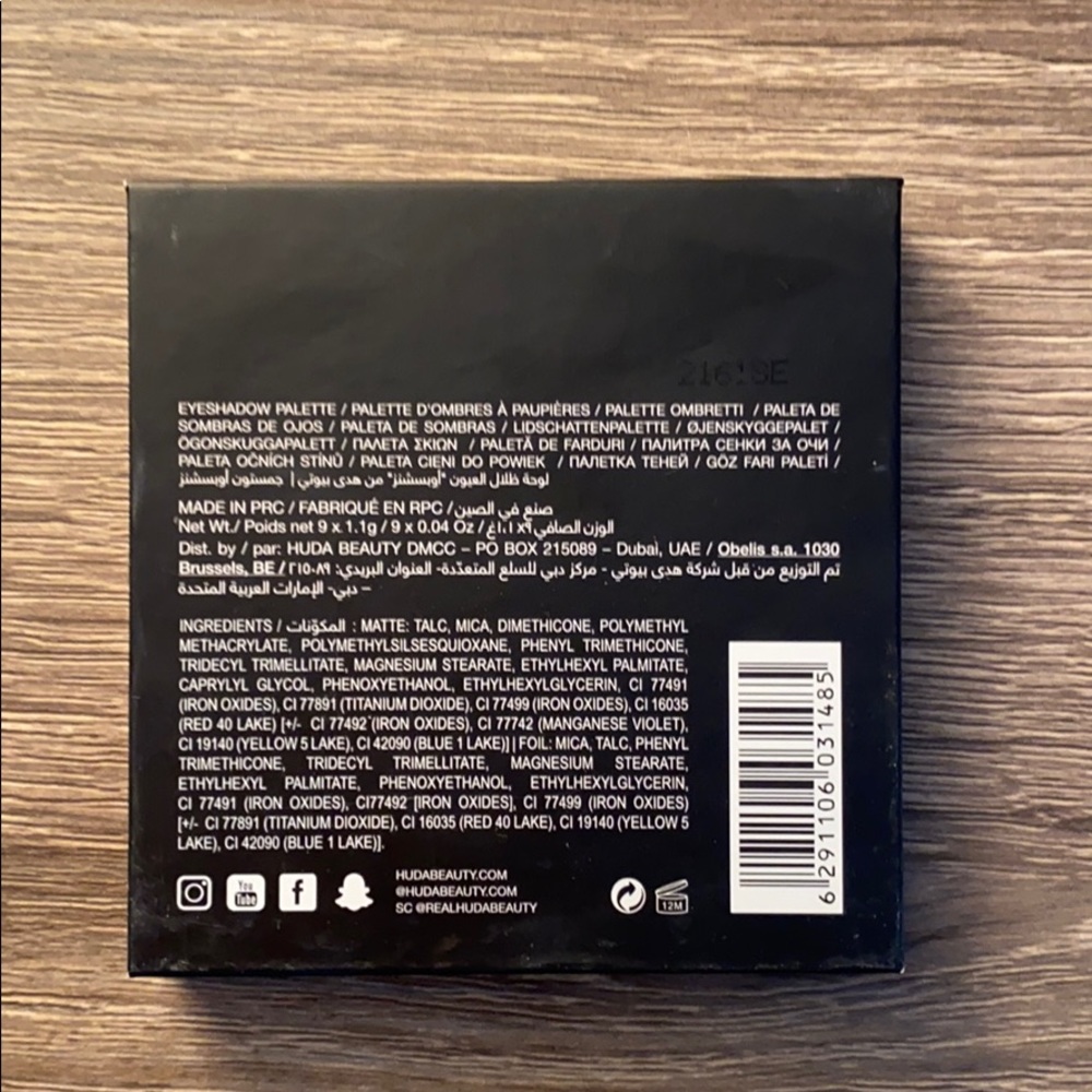 Huda Beauty Mauve Obsessions Eyeshadow Palette - Picture 4 of 5